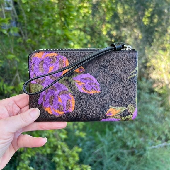 COACH Corner Zip Wristlet Wallet Signature Canvas NWT